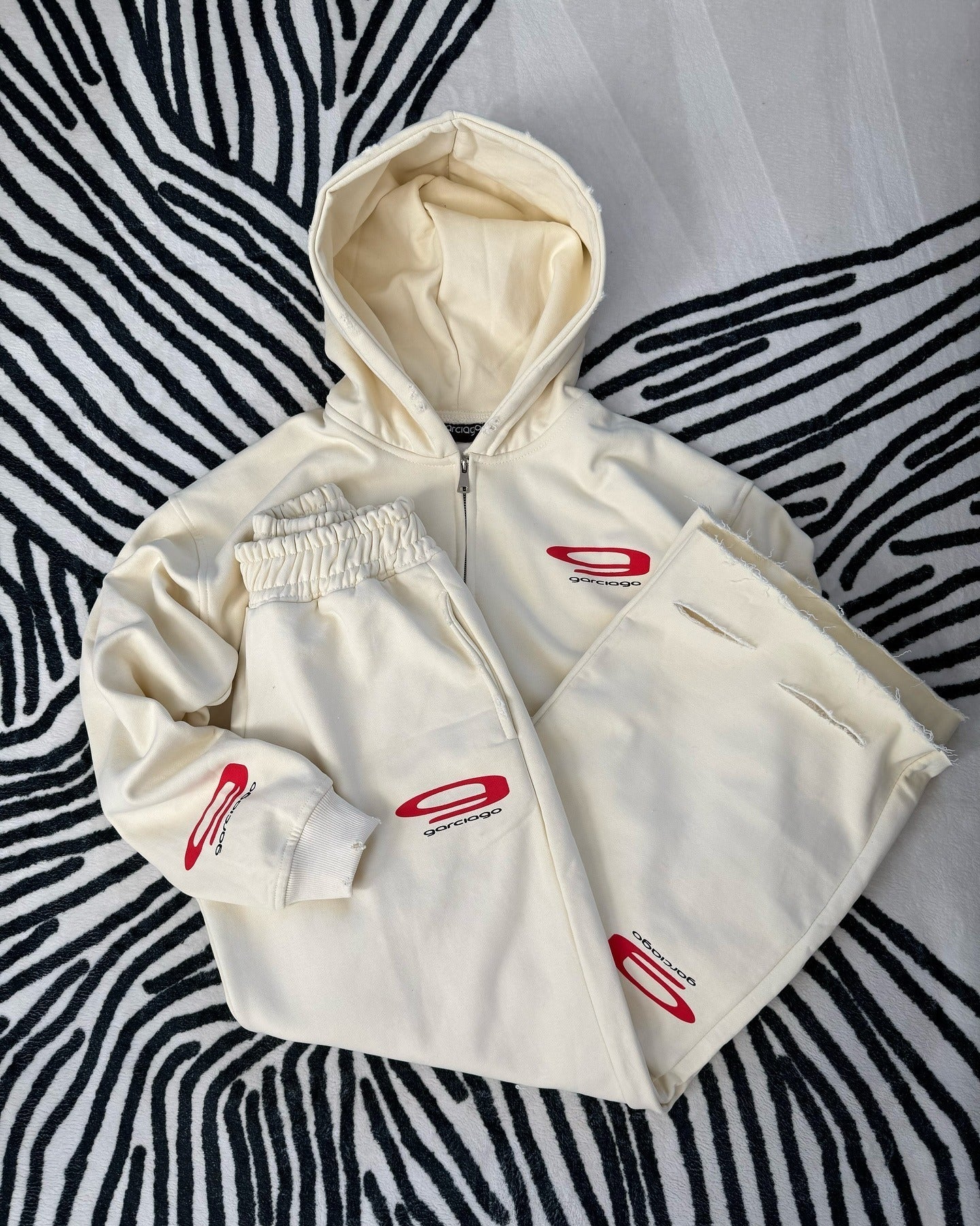 BRIMSON ZIP UP